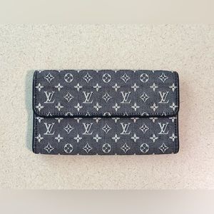 Louis Vuitton Mini Lin International Wallet